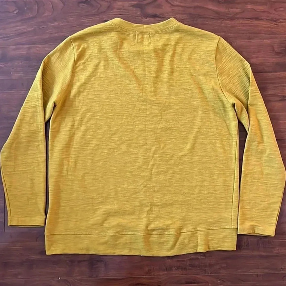 ⭐3/$15 Long Sleeve Top - Picture 2 of 7